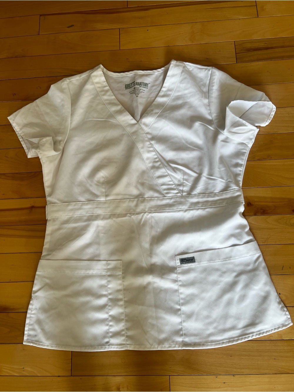 Grey's Anatomy White V-Neck Medical Scrub Top size M